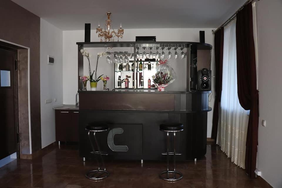 Pensiunea Maria Tania - Restaurant Mioveni Exteriér fotografie